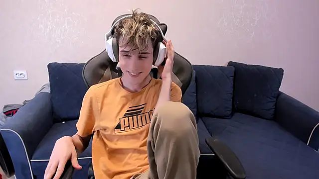 James Mills online show from November 25, 2025, 8:31 pm