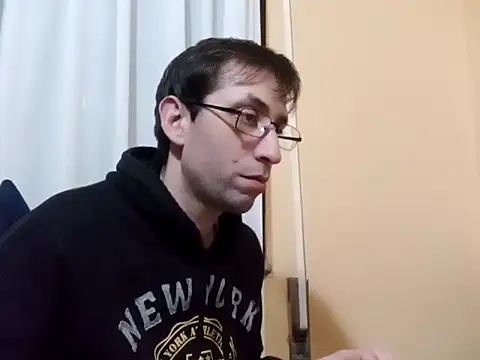 Snapshot of White_rabbit_ chatting on March 13, 2025, 10:21 pm White rabbit online show from March 13, 2025, 10:21 pm