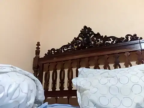 Snapshot of White_rabbit_ chatting on February 15, 2025, 9:17 pm White rabbit online show from February 15, 2025, 9:17 pm