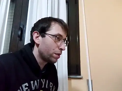 Snapshot of White_rabbit_ chatting on March 16, 2025, 9:47 pm White rabbit online show from March 16, 2025, 9:47 pm