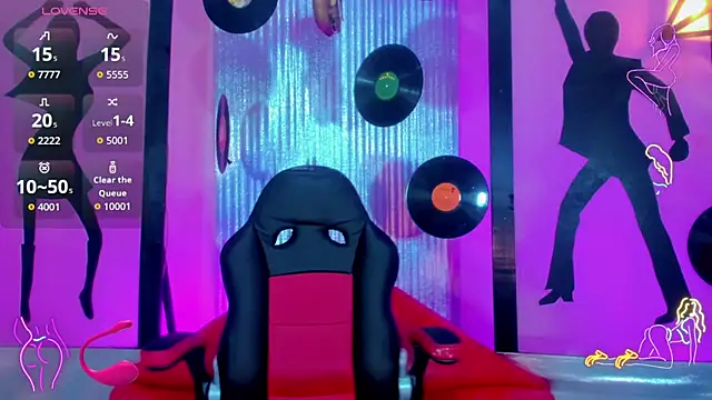 nickyminach  online show from November 19, 2025, 7:25 pm