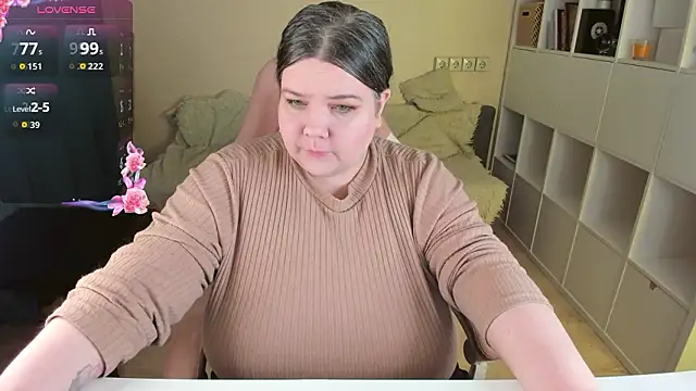 Snapshot of PlumPie chatting on February 24, 2026, 4:46 am PlumPie online show from February 24, 2026, 4:46 am