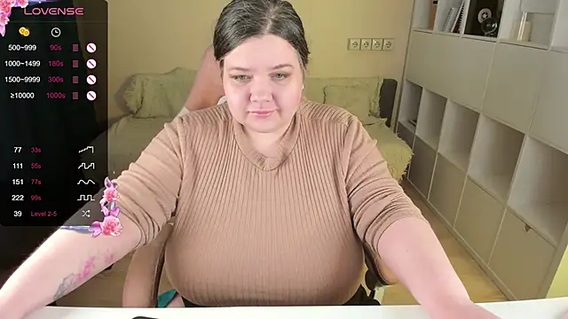 PlumPie online show from October 31, 2025, 10:27 pm