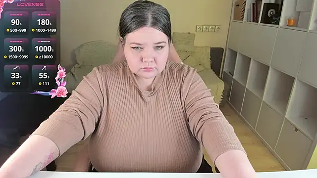 Snapshot of PlumPie chatting on February 19, 2026, 2:36 pm PlumPie online show from February 19, 2026, 2:36 pm