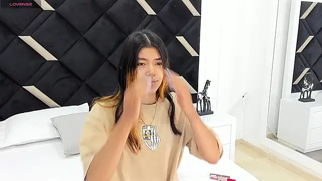 Girl Cherry online show from September 27, 2025, 11:38 am