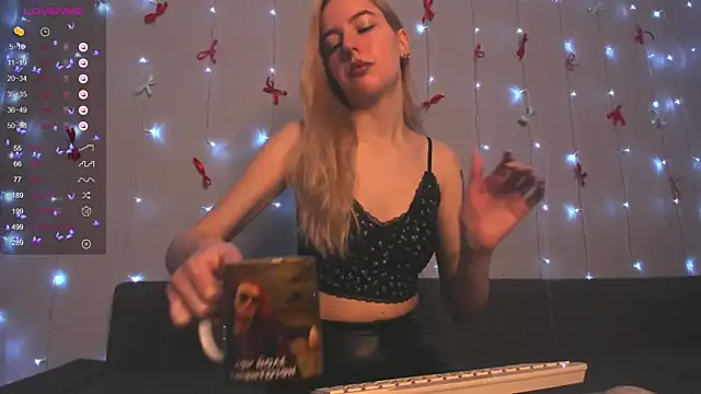 Fire moth online show from December 19, 2025, 6:27 am