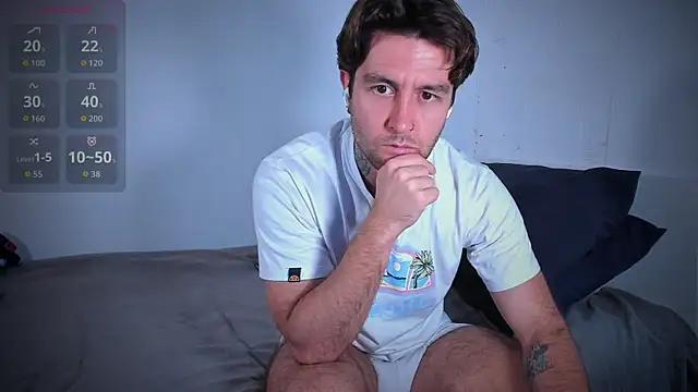 Snapshot of HonestAndrew chatting on December 4, 2025, 8:02 am HonestAndrew online show from December 4, 2025, 8:02 am