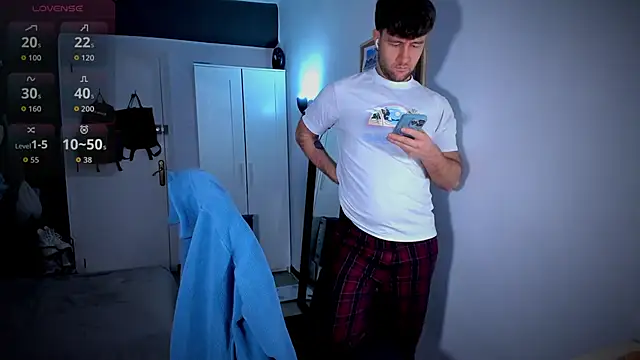 Snapshot of HonestAndrew chatting on January 11, 2026, 7:48 am HonestAndrew online show from January 11, 2026, 7:48 am