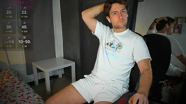 Snapshot of HonestAndrew chatting on October 30, 2025, 7:55 pm HonestAndrew online show from October 30, 2025, 7:55 pm