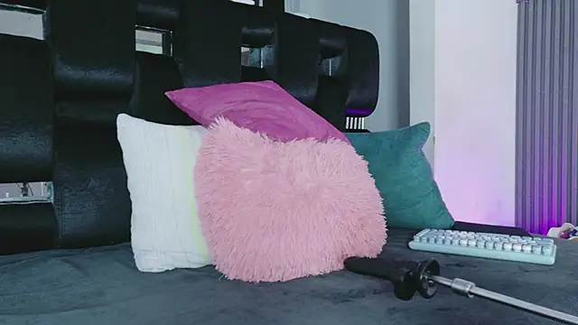 levana1 online show from March 28, 2026, 3:07 am