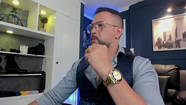 Snapshot of MrFrank_tattoo chatting on July 7, 2026, 2:20 pm MrFrank tattoo online show from July 7, 2026, 2:20 pm