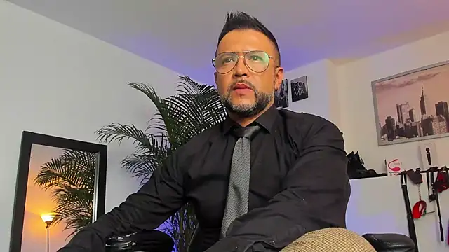 MrFrank tattoo online show from January 27, 2025, 2:13 pm