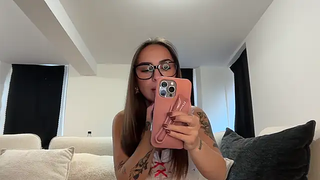 Snapshot of onefire56 chatting on October 16, 2025, 3:42 pm onefire56 online show from October 16, 2025, 3:42 pm