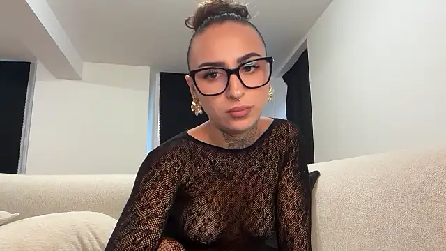 Snapshot of onefire56 chatting on October 10, 2025, 4:19 pm onefire56 online show from October 10, 2025, 4:19 pm