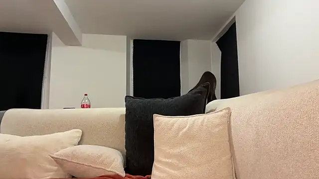 Snapshot of onefire56 chatting on November 11, 2025, 6:14 pm onefire56 online show from November 11, 2025, 6:14 pm