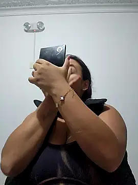 LizzRouse online show from November 8, 2025, 11:36 am