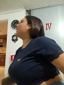 LizzRouse online show from November 6, 2025, 9:08 pm