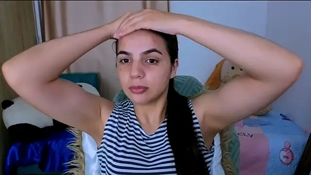  elenna online show from October 15, 2025, 5:54 pm