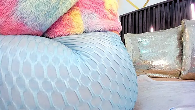  rebecca1 online show from October 30, 2025, 2:14 pm