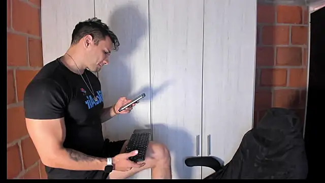 GendersonFit online show from July 15, 2026, 10:28 pm