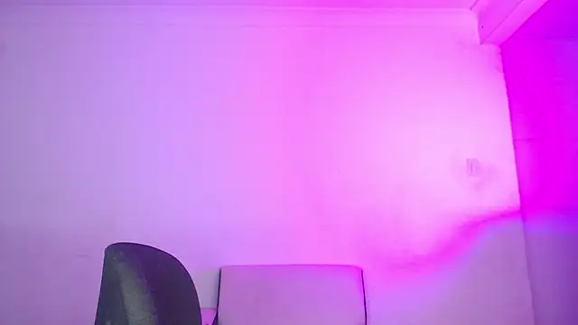 BiancaFollerach online show from November 21, 2025, 6:18 pm