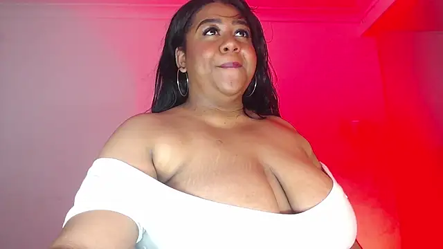 BiancaFollerach online show from November 26, 2025, 11:10 am