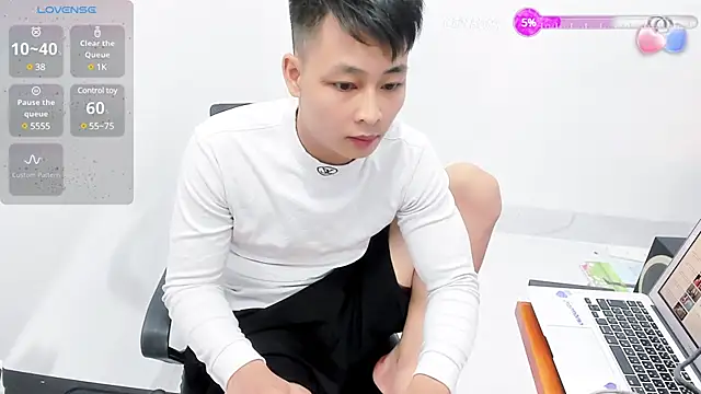 Snapshot of Naughty--asian chatting on March 10, 2025, 2:05 pm Naughty--asian online show from March 10, 2025, 2:05 pm