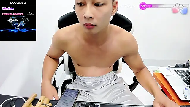 Snapshot of Naughty--asian chatting on September 14, 2025, 3:18 am Naughty--asian online show from September 14, 2025, 3:18 am
