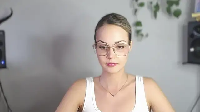 Snapshot of LexiexPlay chatting on February 12, 2025, 2:43 pm LexiexPlay online show from February 12, 2025, 2:43 pm