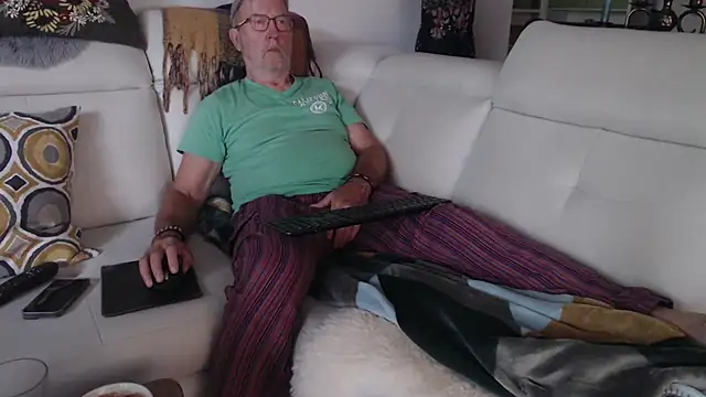 Snapshot of Nudelschwanz chatting on June 1, 2026, 7:08 am Nudelschwanz online show from June 1, 2026, 7:08 am