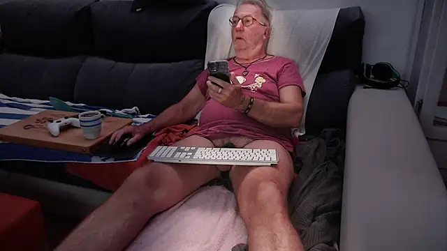 Nudelschwanz online show from October 8, 2025, 4:25 am