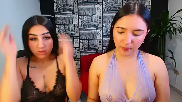 Snapshot of Isa_And_Natasha chatting on May 12, 2026, 6:58 pm Isa And Natasha online show from May 12, 2026, 6:58 pm