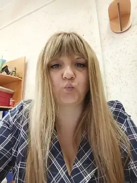 Snapshot of Office_Albertina chatting on June 11, 2026, 12:32 am Office Albertina online show from June 11, 2026, 12:32 am