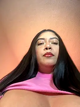 cami ortiz   online show from October 4, 2025, 4:03 am
