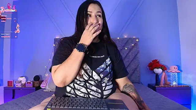 emmajohnss online show from March 1, 2025, 2:26 am