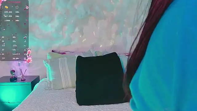 emmajohnss online show from April 17, 2026, 4:04 am