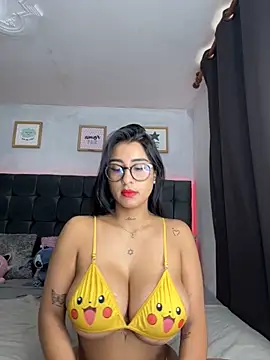 lovely violet13 online show from April 2, 2026, 3:51 pm