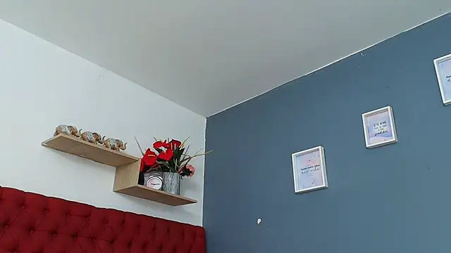 kristyl paez online show from November 30, 2025, 7:03 pm