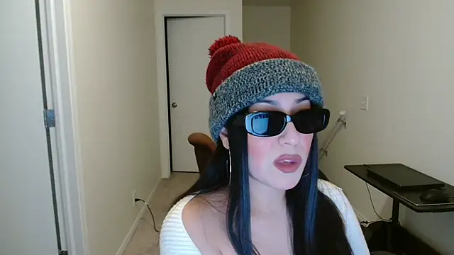 Sassy Latina online show from December 23, 2025, 4:12 am