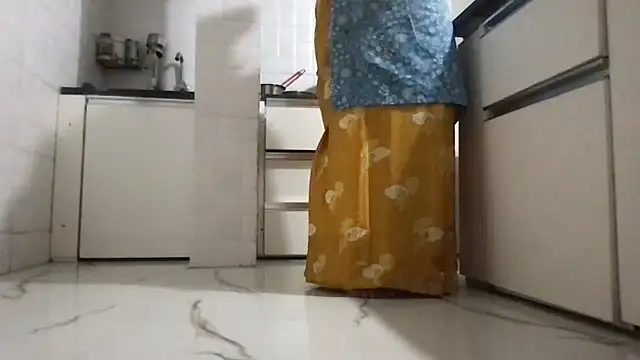 Riyasingh9 online show from November 13, 2025, 3:54 am