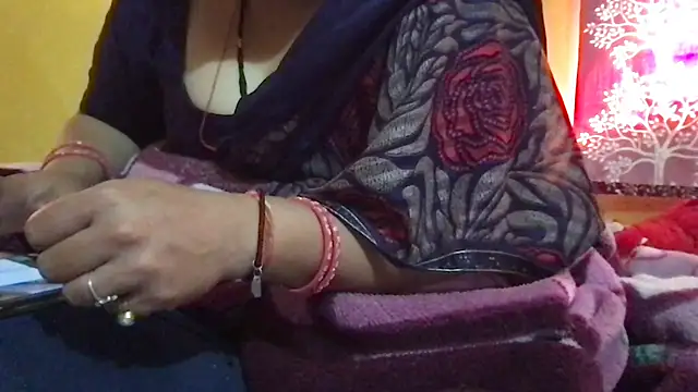 Riyasingh9 online show from November 4, 2025, 4:38 am