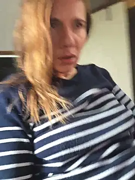 Lina lou4 online show from November 27, 2025, 12:27 pm