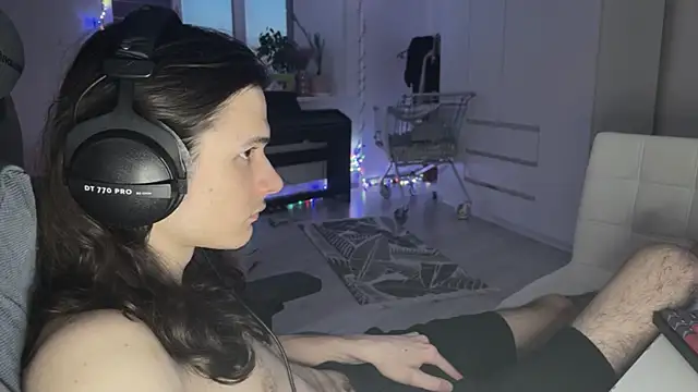 CandyChell online show from February 22, 2026, 2:08 pm