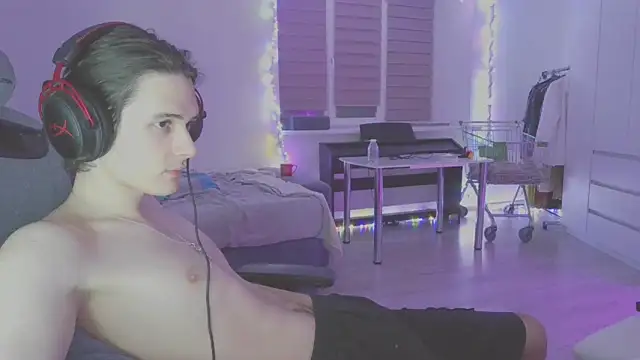 CandyChell online show from February 22, 2025, 5:35 pm