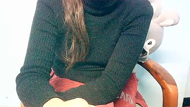 lovelydesi21 online show from January 9, 2025, 1:24 pm