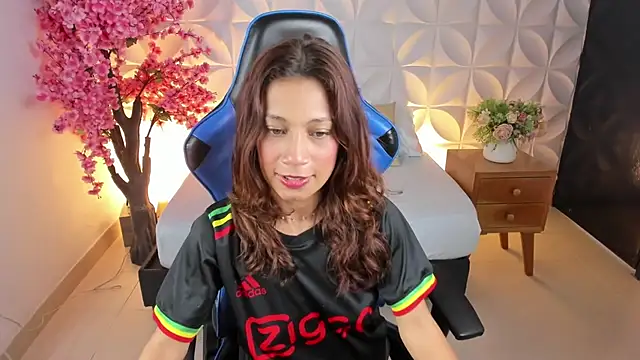 cora 22 online show from February 10, 2025, 12:50 pm