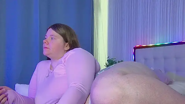 Snapshot of RubyValen chatting on May 15, 2026, 1:36 am RubyValen online show from May 15, 2026, 1:36 am