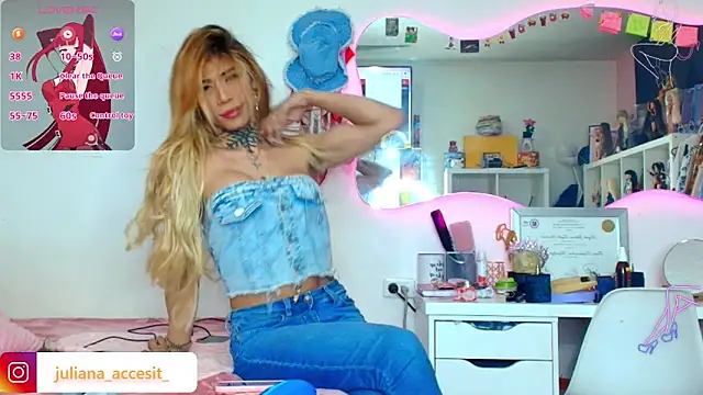 Snapshot of caroline_cossei chatting on May 14, 2026, 11:57 pm caroline cossei online show from May 14, 2026, 11:57 pm