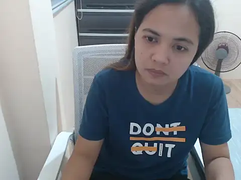 xTheLastVIRGINx online show from April 1, 2026, 2:36 pm