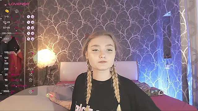 MiaMiaMeow online show from February 2, 2026, 11:31 am